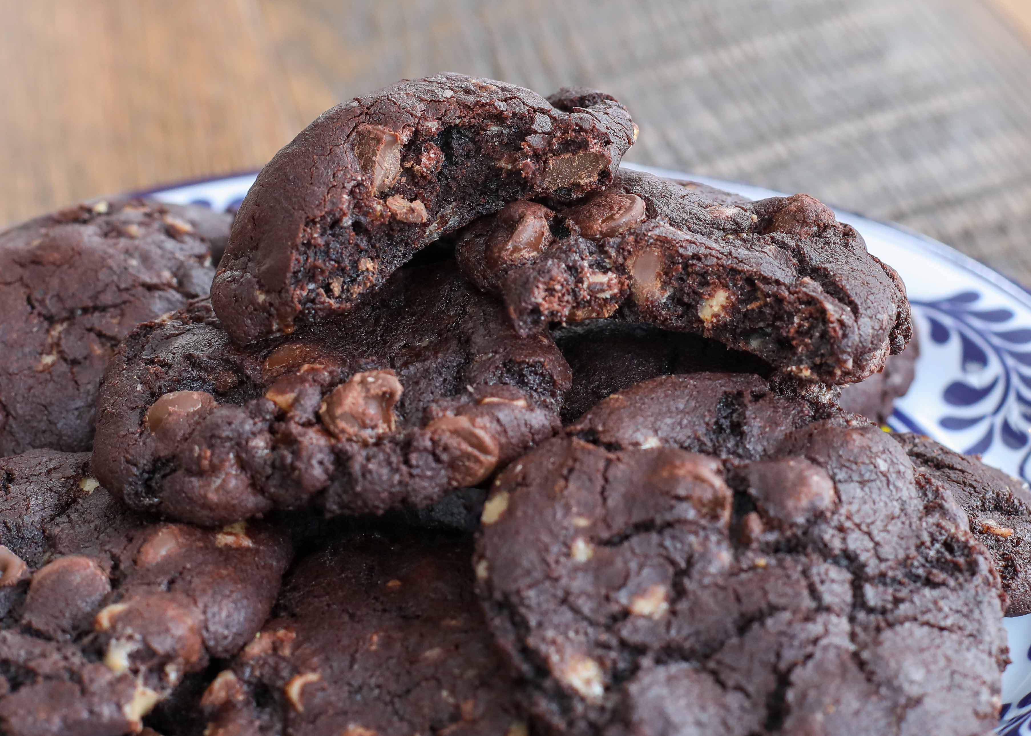 Gluten-Free Dark Chocolate Toffee Cookies: Recipe & Tips